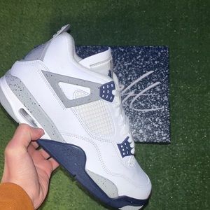 Jordan 4 midnight navy size 8.5